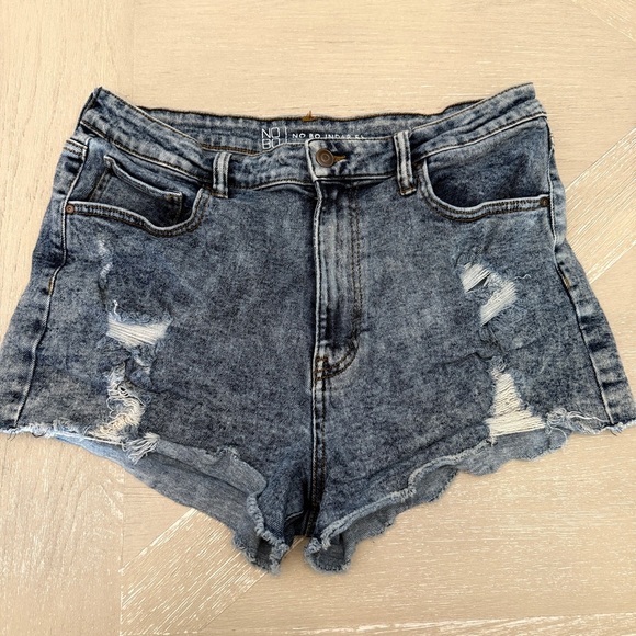 No Boundaries Black Jean Shorts Distressed Style - Picture 1 of 5